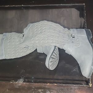 Woman's Scrunch Sweater Boots